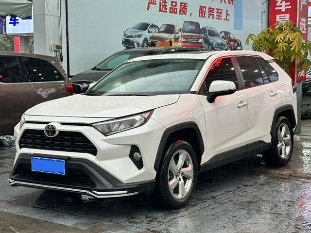二手RAV4荣放2021款20LCVT两驱风尚Plus版深度评测：高性价比的优选
